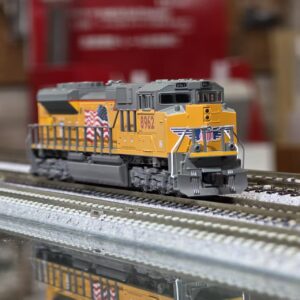 KATO 176-8528 EMD SD70ACe (Nose Headlight) Union Pacific #8962 6 KATO 176-8528 EMD SD70ACe (Nose Headlight) Union Pacific #8962 - Image 3