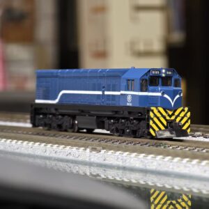 鐵支路TOUCH-RAIL NR1004 台鐵R100柴電機車頭(藍色動力車) N 比例